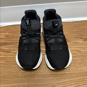 On Running Women’s Black Running Shoes